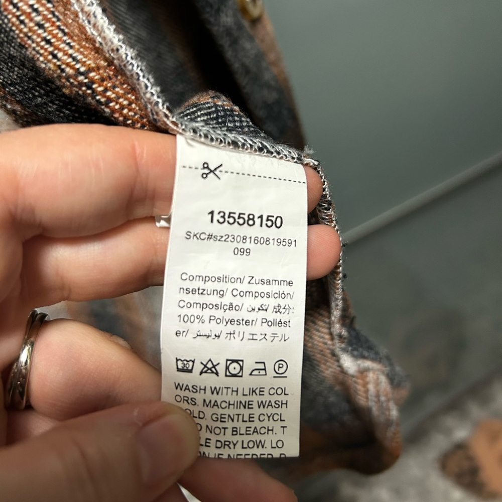 Plaid Shacket - Picture 4 of 6
